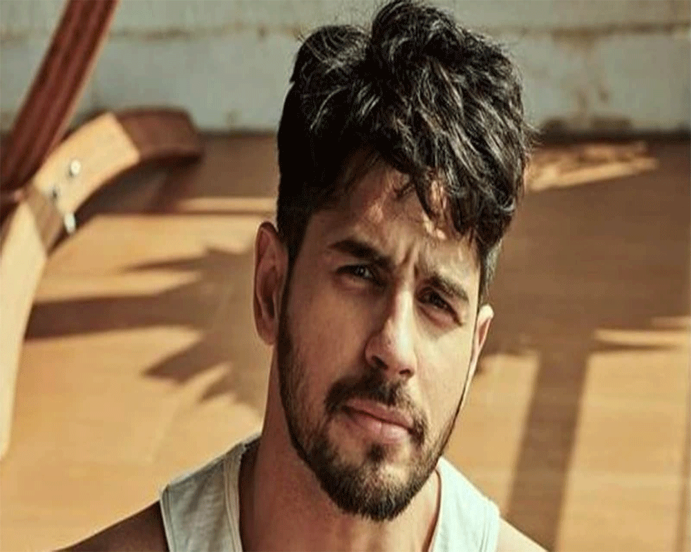 Playing a spy agent in 'Mission Majnu', but it's not like James Bond: Sidharth Malhotra