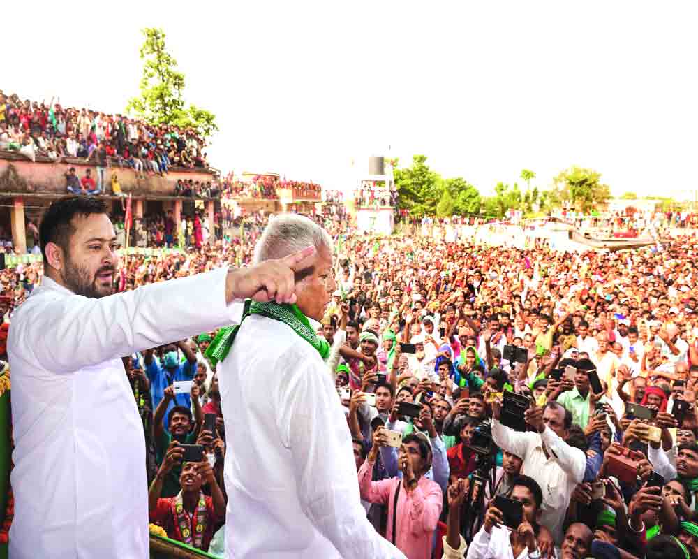 Sonia calls up Lalu amid rupture in Bihar alliance