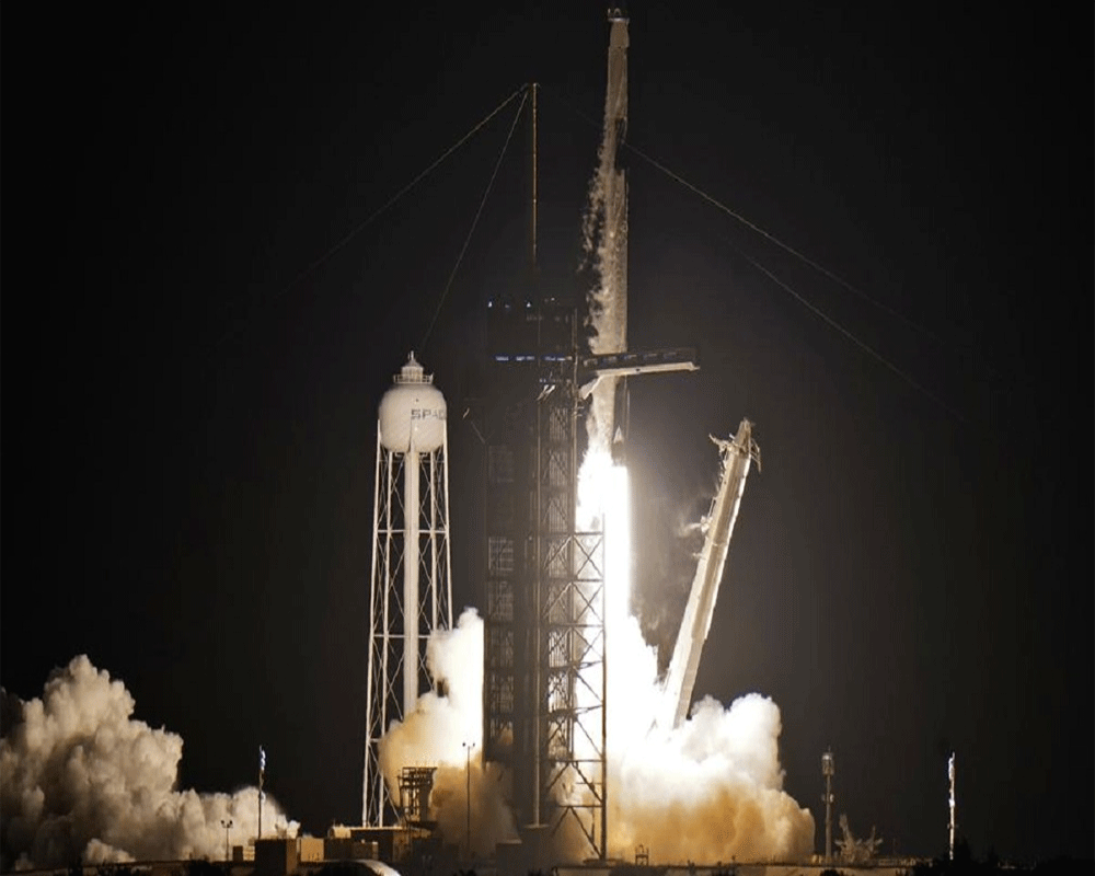 SpaceX launches 4 amateurs on private Earth-circling trip
