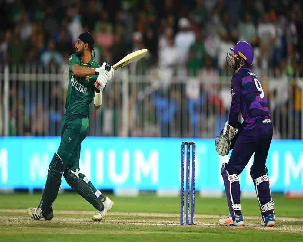 T20 World Cup: Azam, Malik fifties propel Pakistan to 189/4