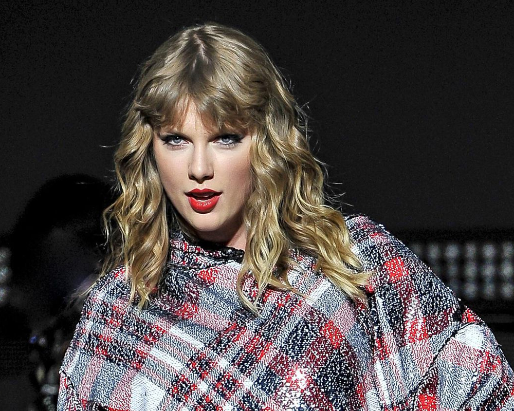 Taylor Swift to receive global icon honour at 2021 Brit Awards