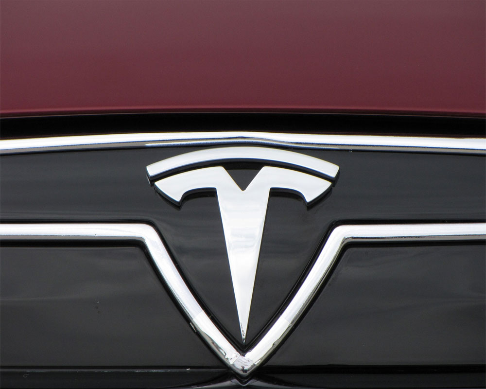 Tesla applies brakes on Bitcoin for vehicle purchases