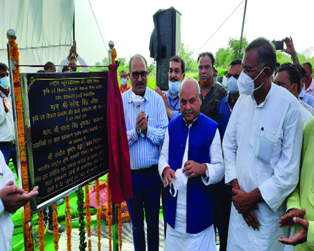 Tomar performs bhoomi pujan for NAFED's honey processing unit