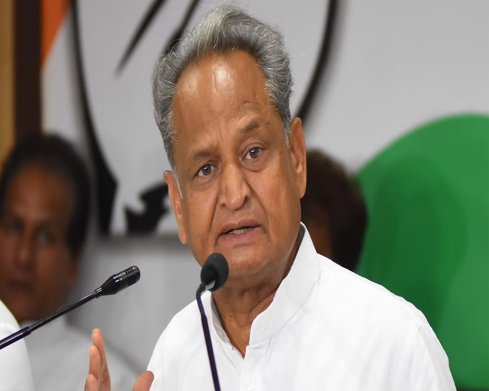 Vardhan's politically motivated response to Manmohan Singh unfortunate,  condemnable: Gehlot