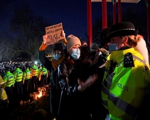 London police tactics at vigil for slain woman draw scrutiny