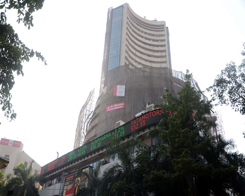 Decline in equity continues for 5th straight sessions; Sensex, Nifty slip 1%