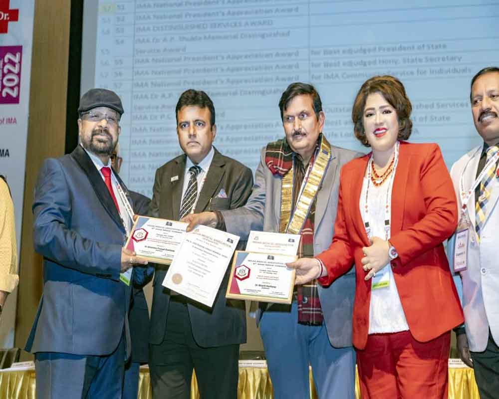 IMA honours Dr Bharti, Dr BP Kashyap for their service in medical field