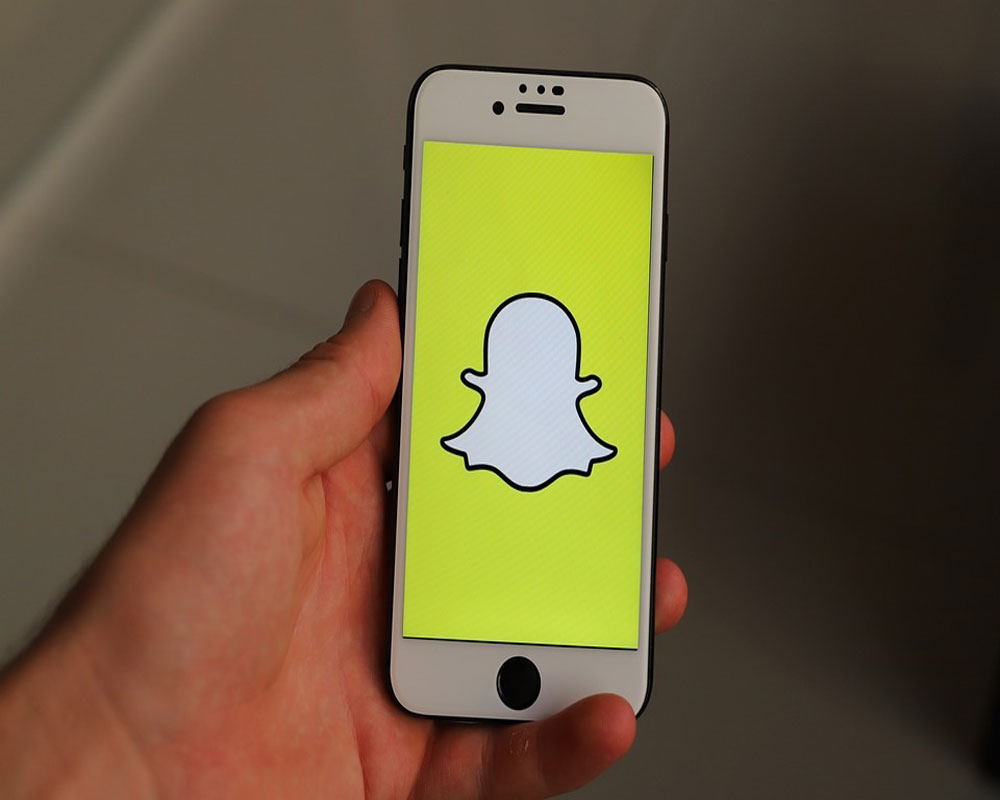 Now share real-time location with friends on Snapchat