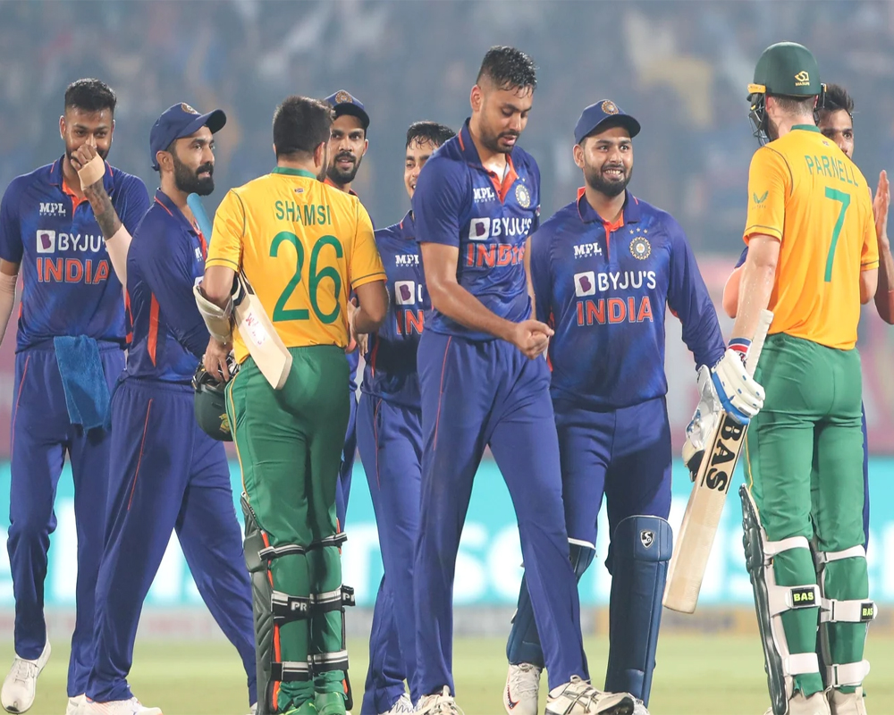 Search for Perfect Climax: Pacers and middle-order make India favourites in series decider