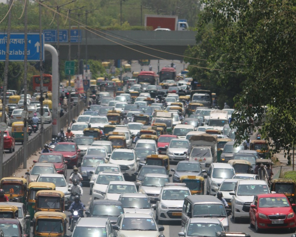 Traffic crawls in parts of Delhi due to road closures over Bharat Bandh, Cong protest