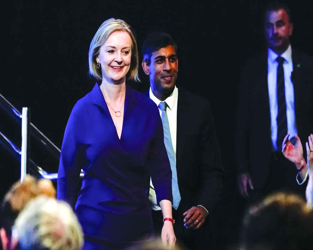 Truss beats Sunak in UK PM race