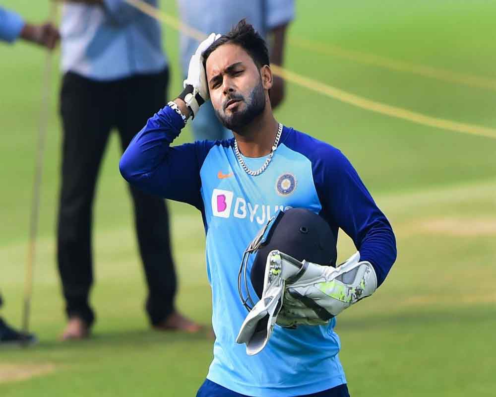 Would pick Pant over Karthik for India's playing eleven in Asia Cup: Saba Karim