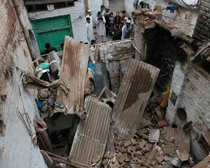 Official: Afghanistan earthquake kills at least 920 people