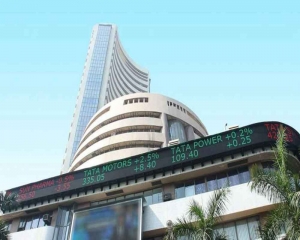 Markets maintain winning run to 3rd day amid firm trends in global markets