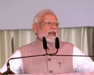 PM opens onshore facilities of ONGC's U-field in KG block