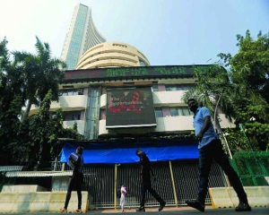 Sensex, Nifty fall for 3rd day