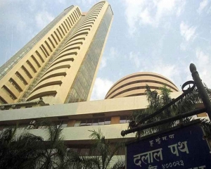 Sensex tanks nearly 700 pts in early trade; Nifty dips below 17,600
