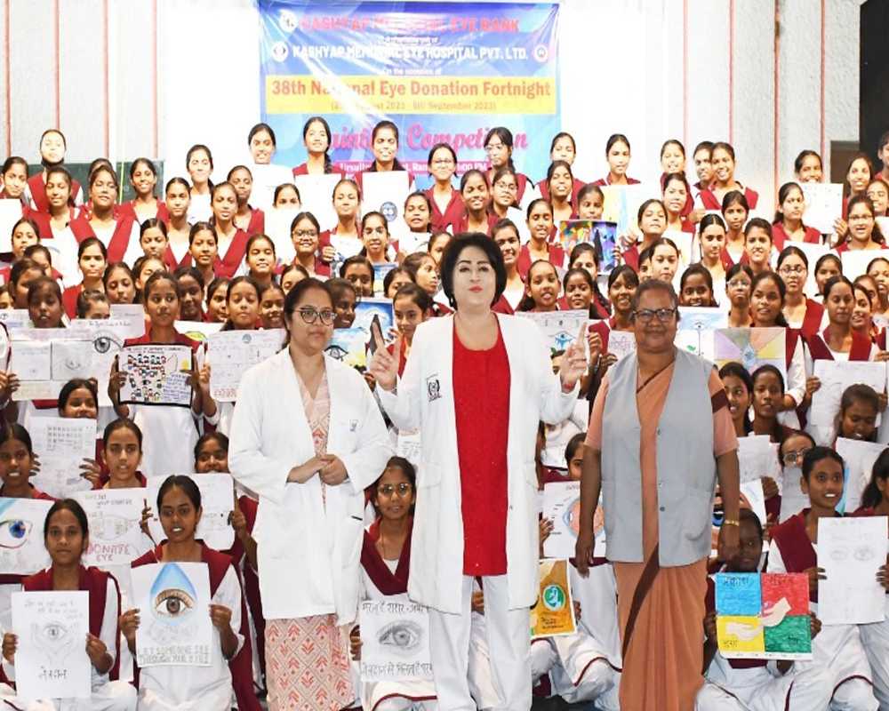 ​​​​​​​Students give message of eye donation through painting competition