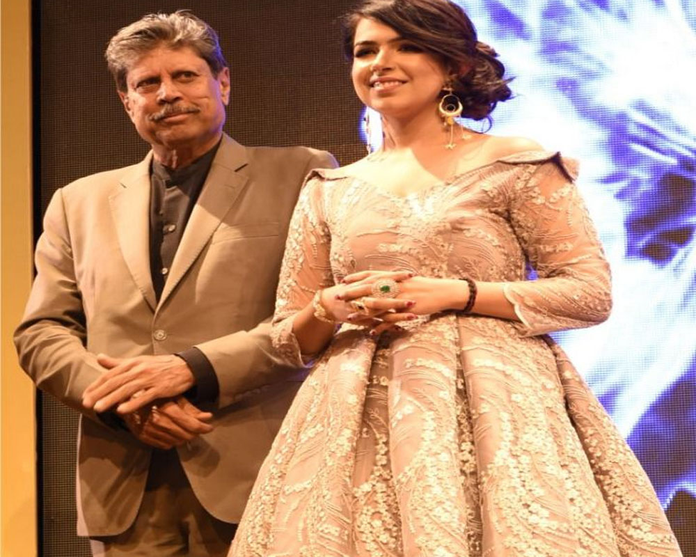 â€œKapil Dev taught me...â€ remembers Richa Mehta when she met Indian captain Kapil Dev in an event