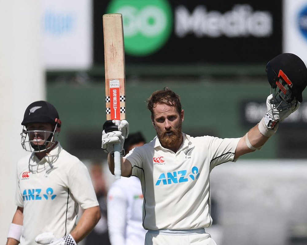 200s for Williamson, Nicholls; NZ declare at 580-4, 2nd Test