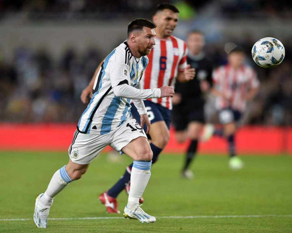 Lionel Messi juega una mitad en la victoria de Argentina por 1-0 en las eliminatorias para el Mundial;  Empate de Brasil y Venezuela