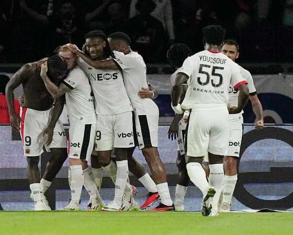 Moffi upstages Mbappé with 2 goals and an assist as Nice wins 3-2 at PSG
