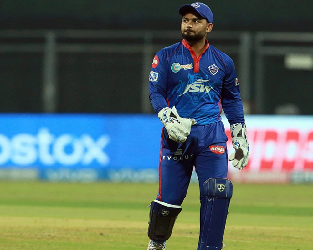 Pant undergoes knee surgery for ligament tear