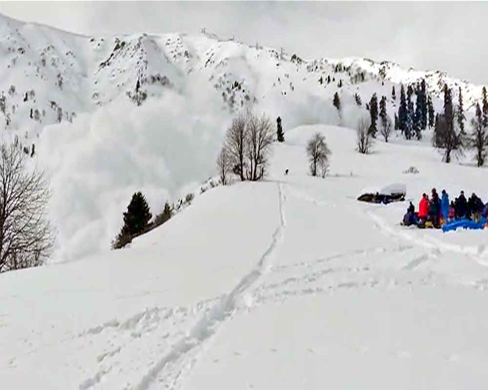 Two polish nationals in massive snow avalanche in Kashmir's Gulmarg