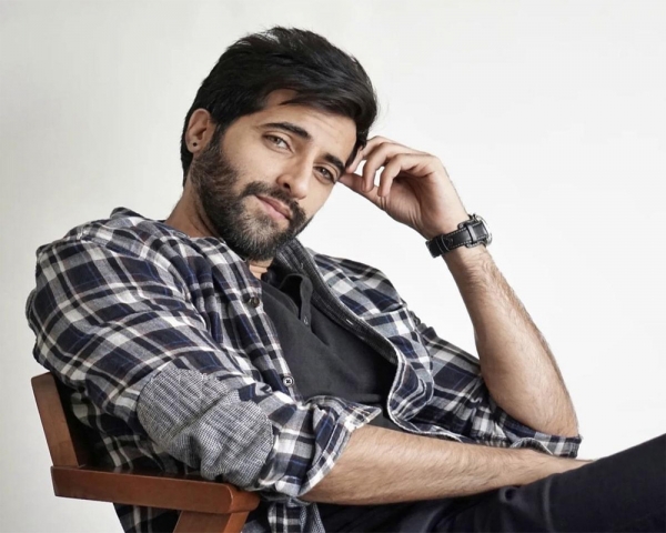 Priority is to do better and work with great directors, says actor Akshay Oberoi
