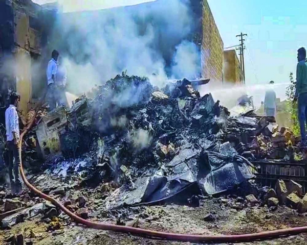 Tejas crash lands near Jaisalmer, pilot safe