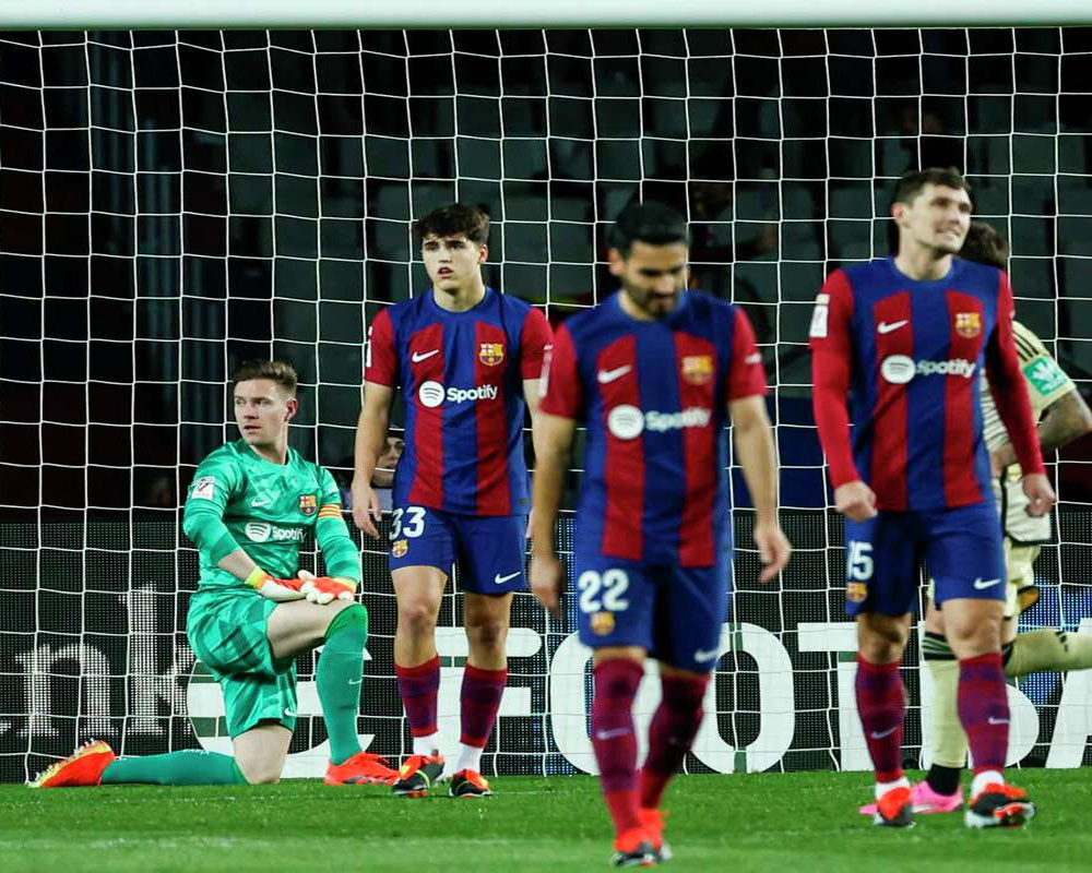 Barcelona fans jeer team after high-scoring draw with relegation-threatened Granada