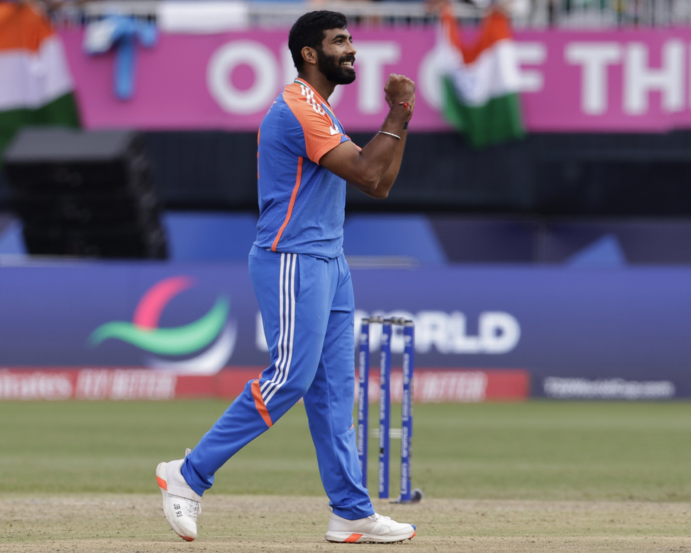 Bumrah shines as India pip Pakistan in lowscoring T20 WC thriller