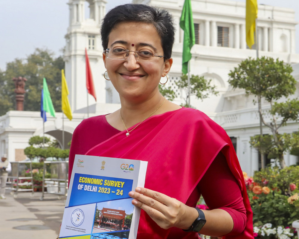 Delhi govt presents Economic Survey; state's per capita at Rs 4.