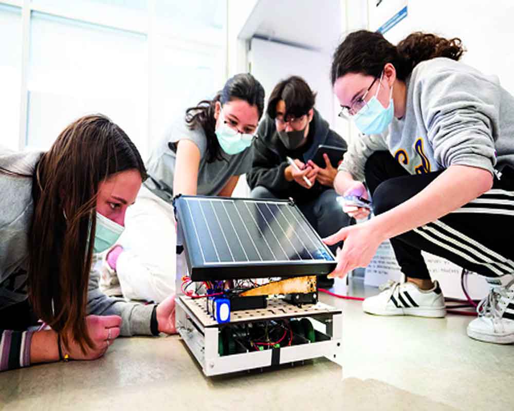 Develop skills with experimental learning