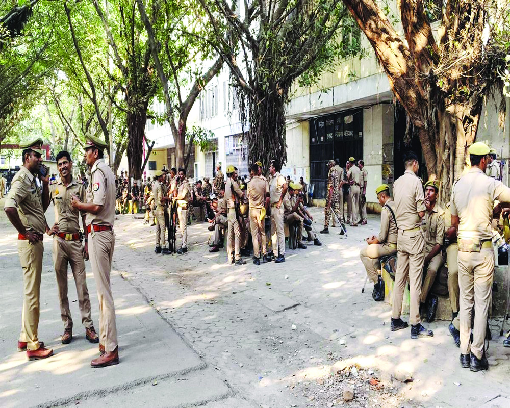 Ghaziabad court turns battlefield as lawyers, judge clash