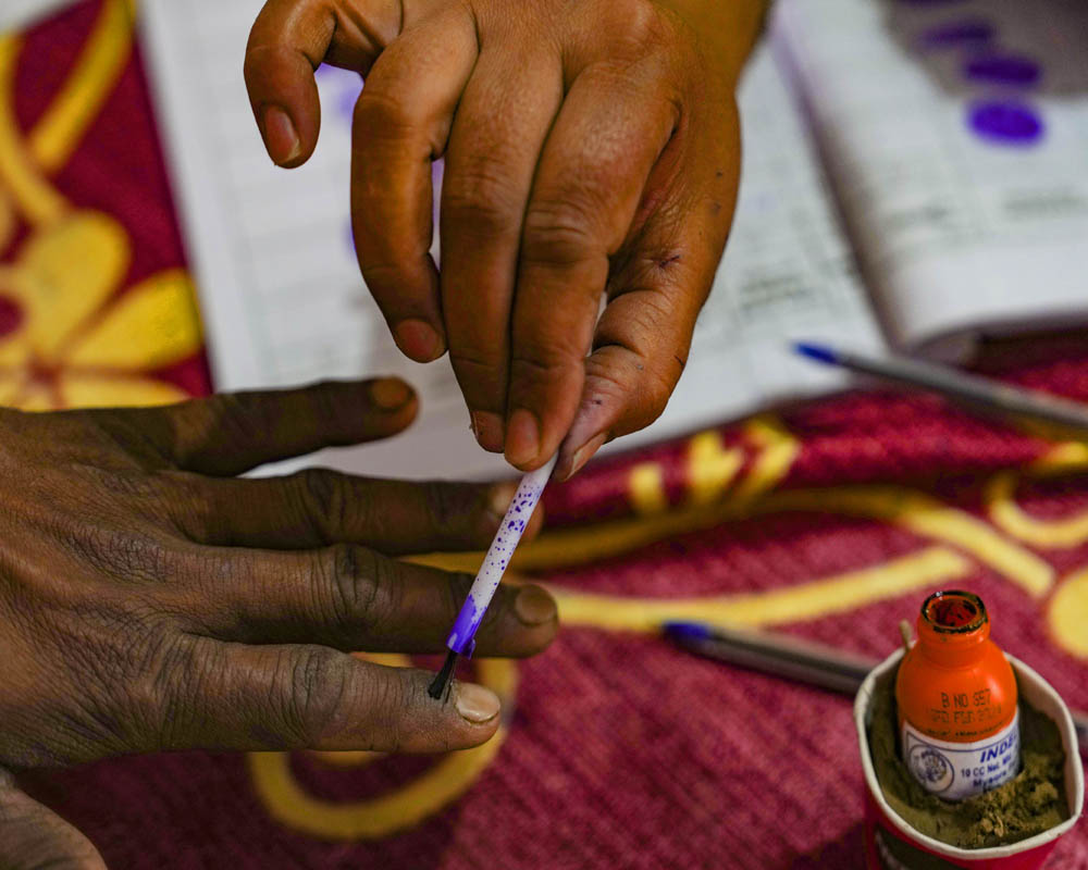 LS polls third phase: Average voter turnout of 10.81 per cent in first two hours