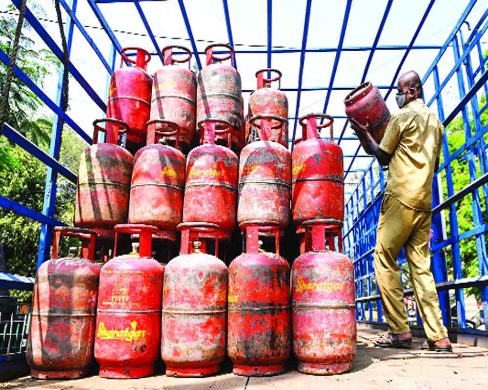 Modi continues to woo Women Voters