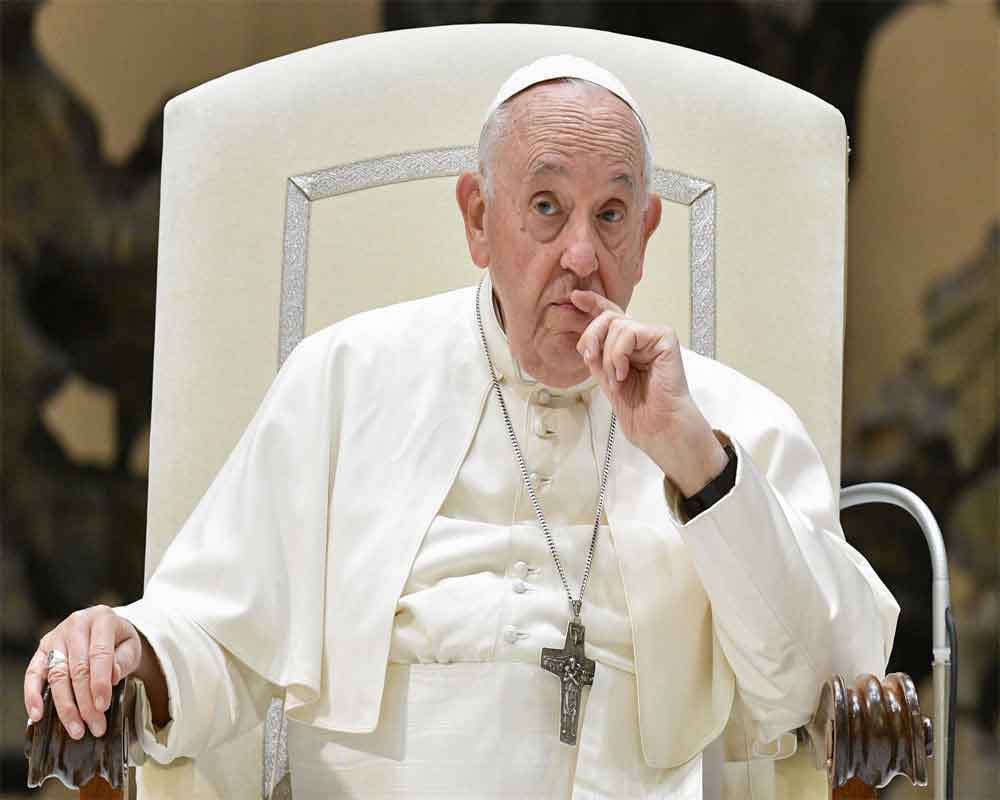 Pope skips homily at start of busy Holy Week during Palm Sunday Mass in St. Peter's Square