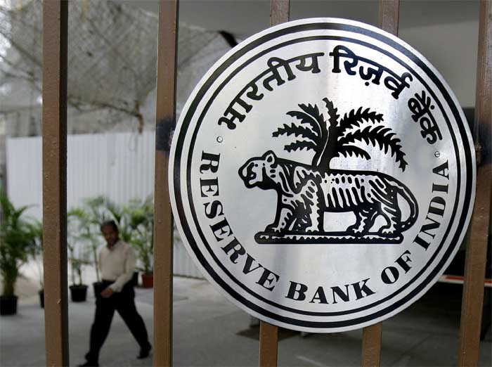 RBI asks banks to allow customers to choose cards from multiple networks