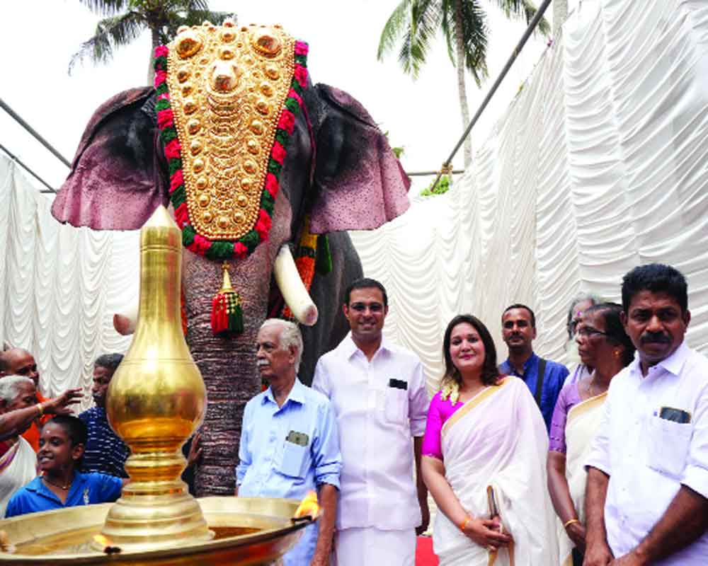 Robotic elephant to bless devotees in Kochi