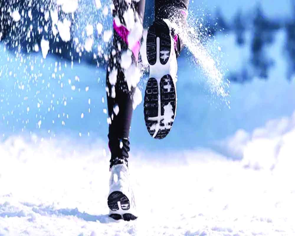 Runners brave freezing temperatures