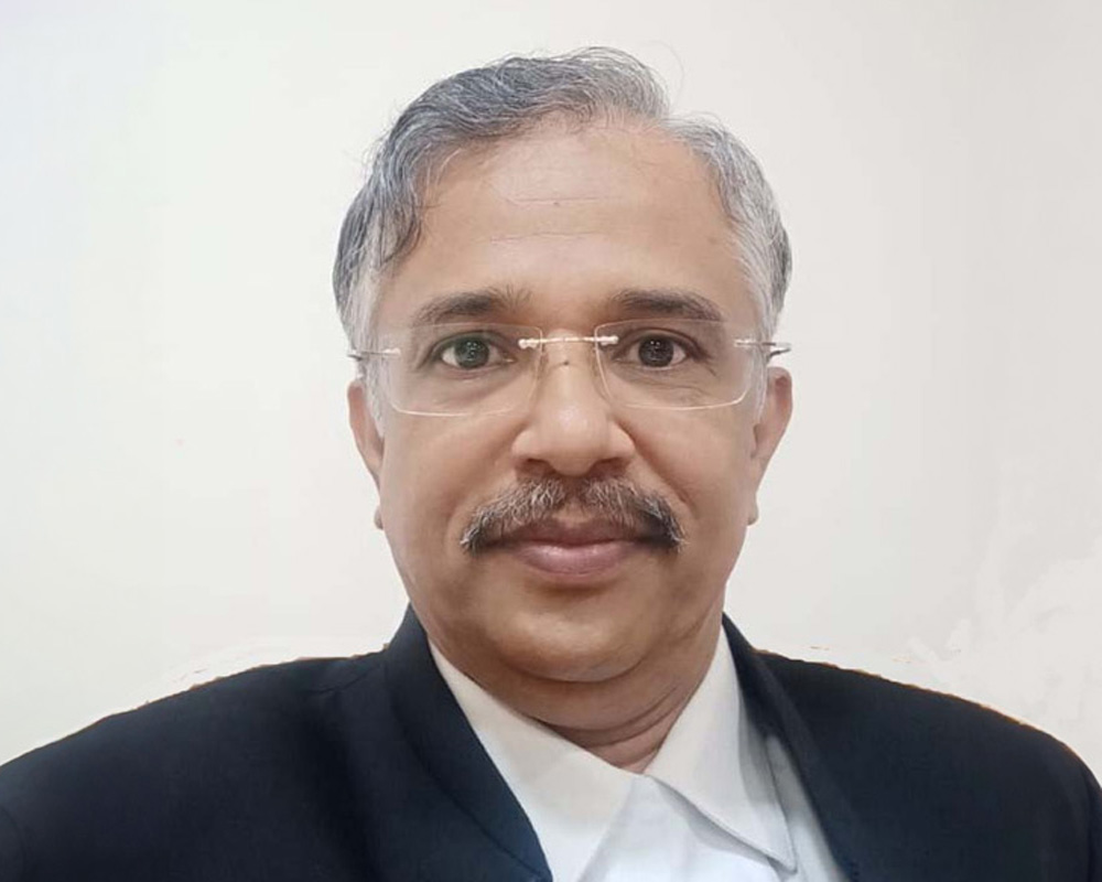 SC takes cognisance of â€˜objectionable' comments of Karnataka HC judge against woman lawyer