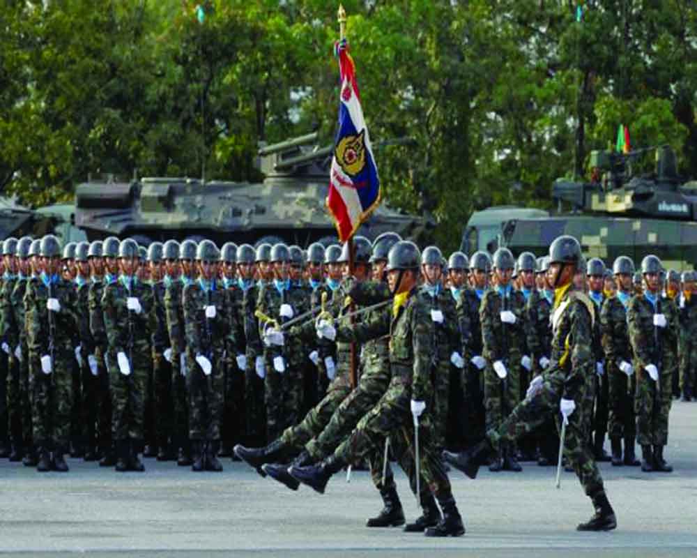 Thai Generals  bidiñg their time