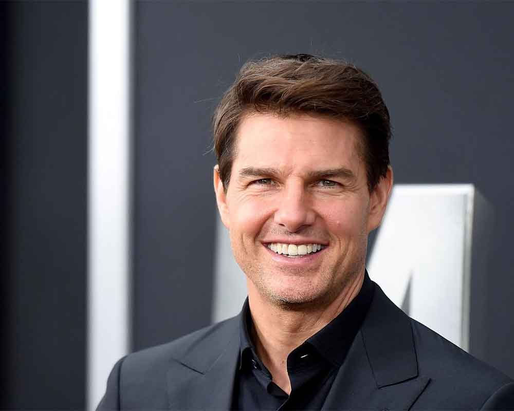 Tom Cruise gifted 'War of the Worlds' co-star Dakota Fanning her first cell phone on 11th birthday