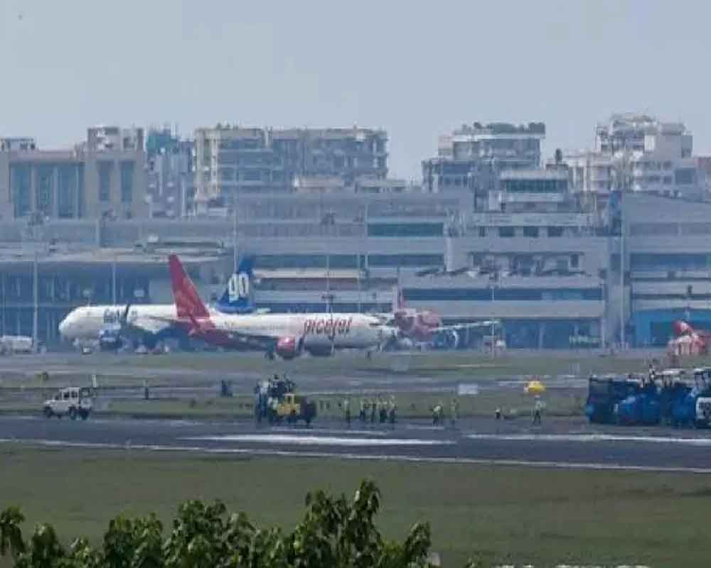 Two planes land, take off within close interval on same runway at Mum airport; DGCA probes incident