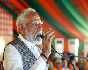Cong-AAP opportunistic alliance, one corrupt party covering another: PM Modi