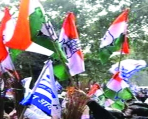 Cong takes another hit, two ex-MLAs quit party