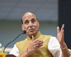 Cong to become extinct like dinosaur in few years: Rajnath Singh