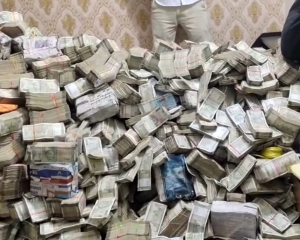 ED recovers huge cash from domestic help allegedly linked to Jharkhand minister's secretary