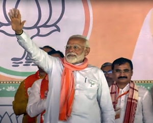 INDIA bloc wants to make 5 PMs in 5 years: Modi in Pratapgarh